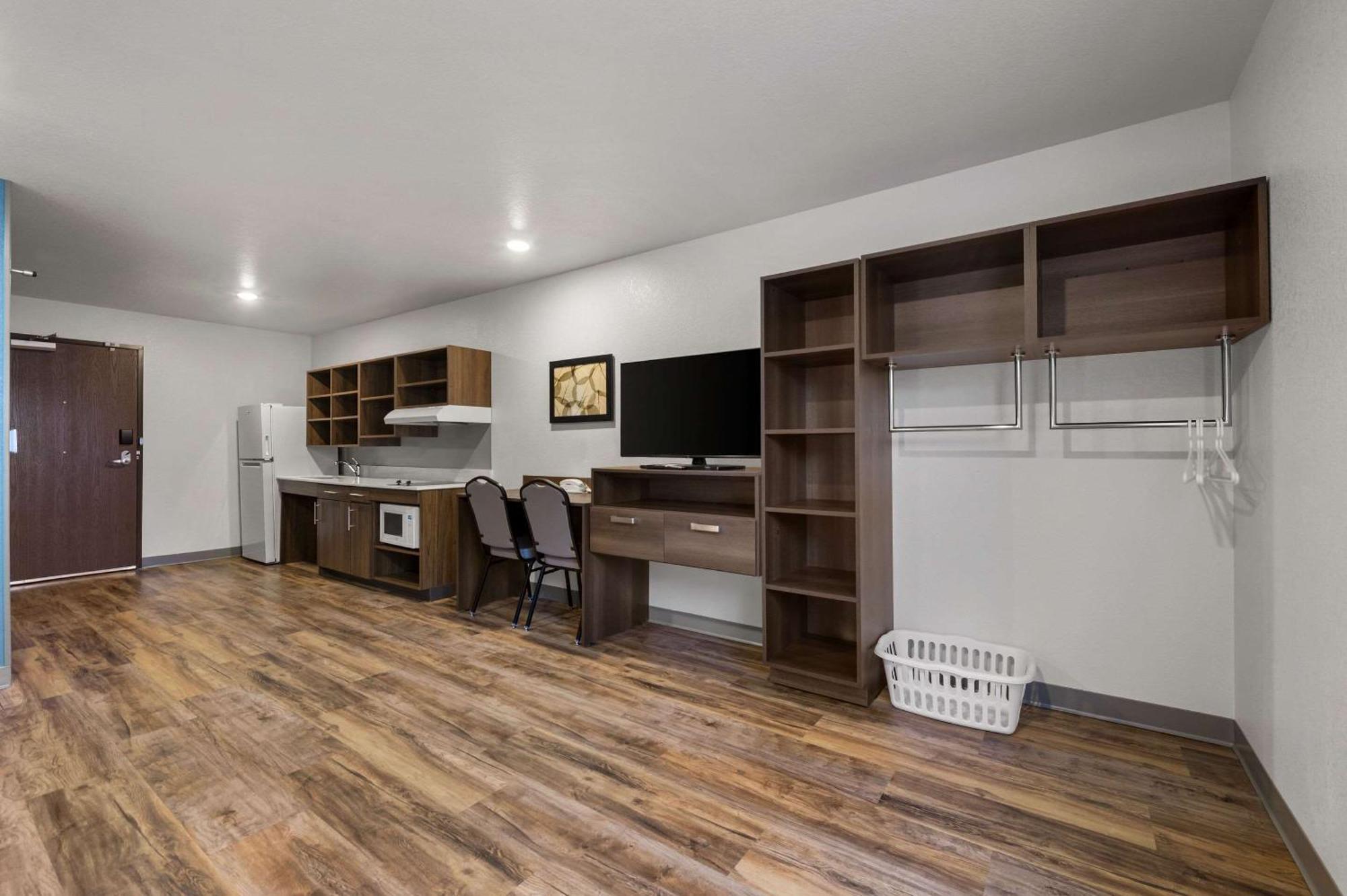 Woodspring Suites Yorktown Newport News Exterior photo